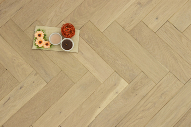 Natural Solid Flooring Oak Herringbone Non Visible UV Oiled 18mm By 70mm By 280mm
