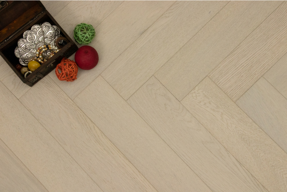 Natural Engineered Flooring Oak Herringbone Pearl Brushed UV Lacquered 15/4mm By 90mm By 600mm FL2915 10